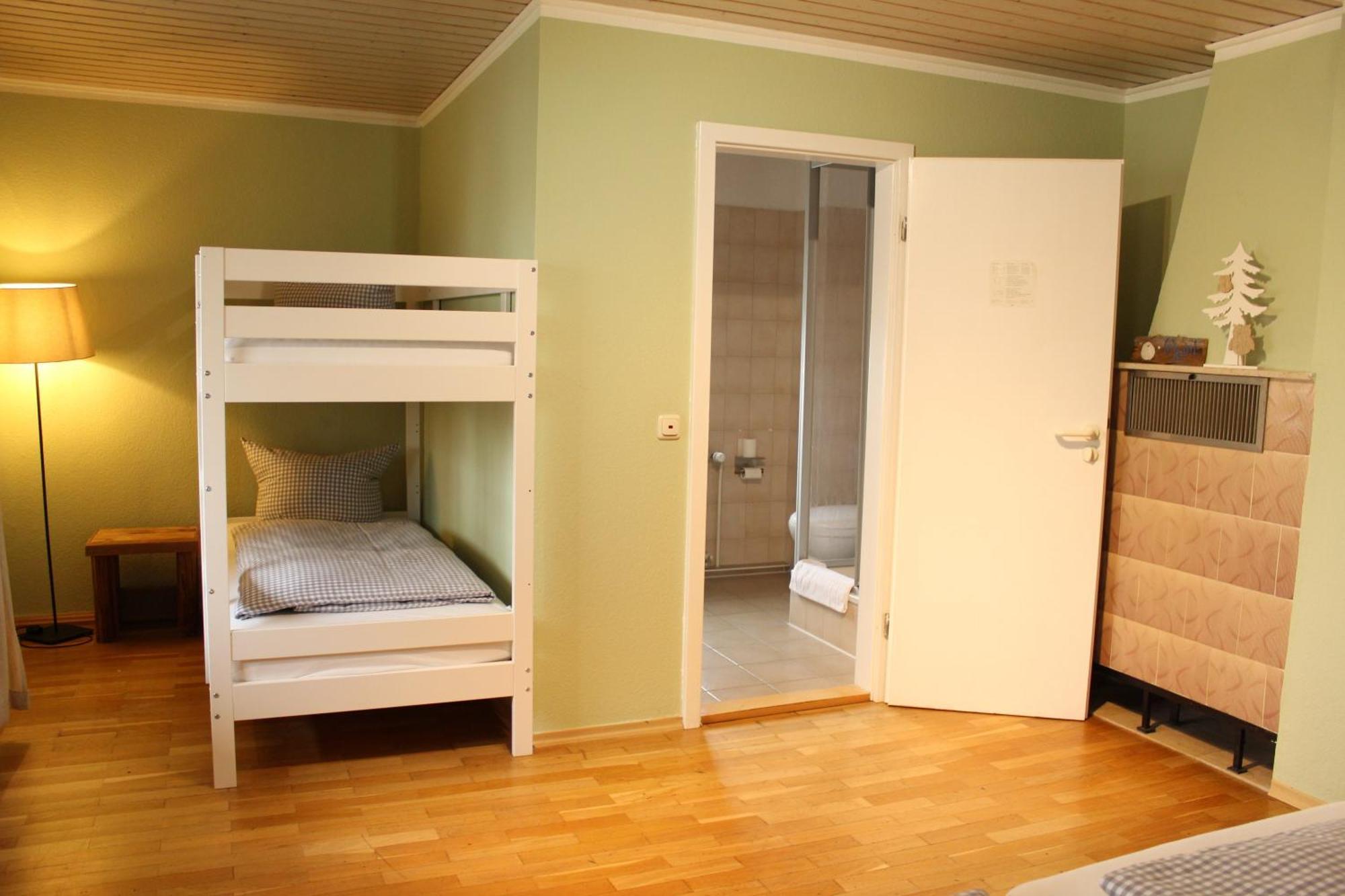 Haus Am Bach - Gemuetliche Pension Allershausen Ngoại thất bức ảnh
